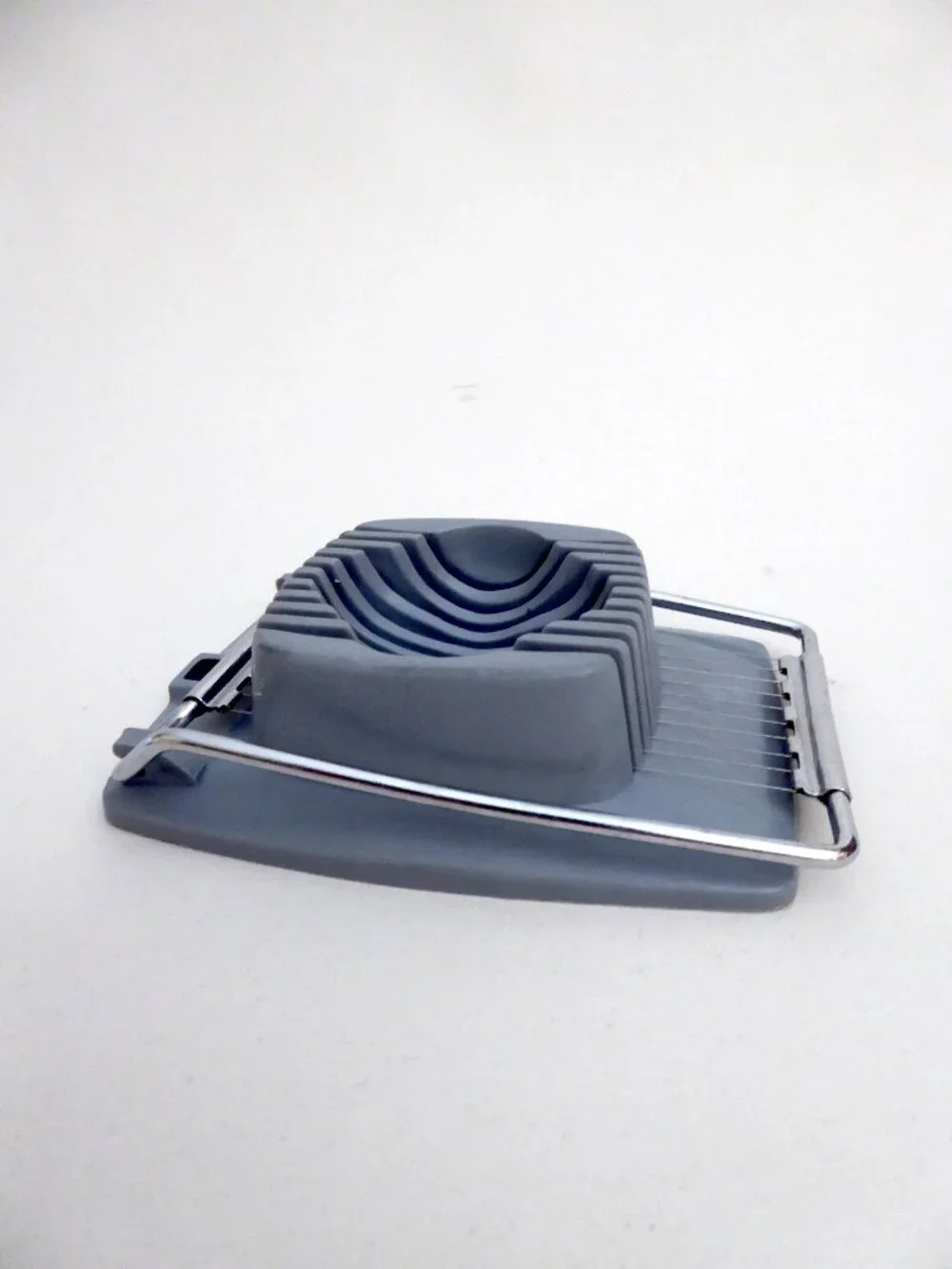 VINTAGE HARD BOILED EGG SLICER GRAY PLASTIC METAL WIRE